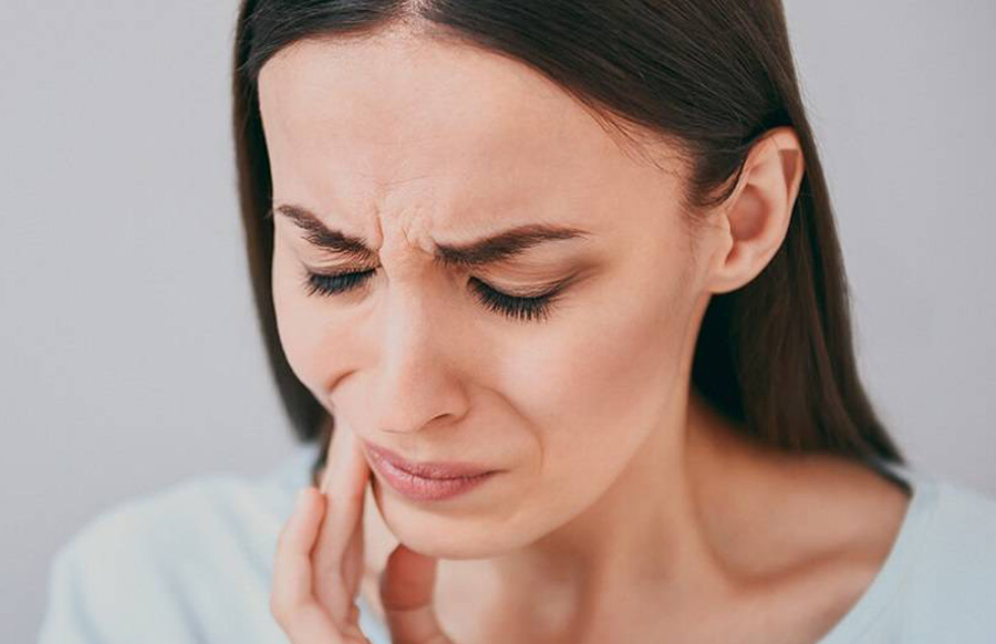 Почему болят зубы при простуде: причины и способы облегчения
